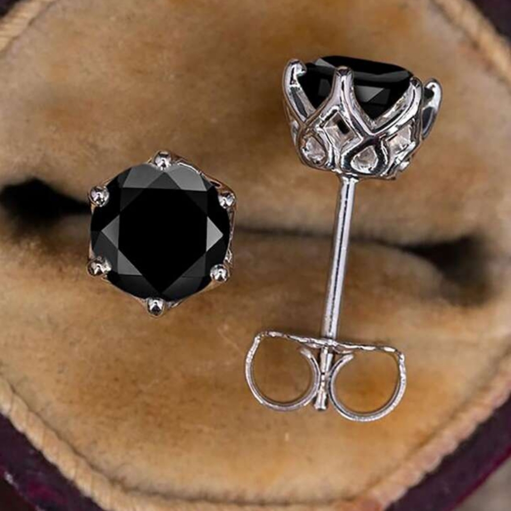 3 pairs of earrings🖤🖤🖤 - Picture 5 of 6